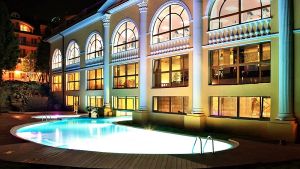Royal Spa Hotel Geneva 4 *, Трускавець
